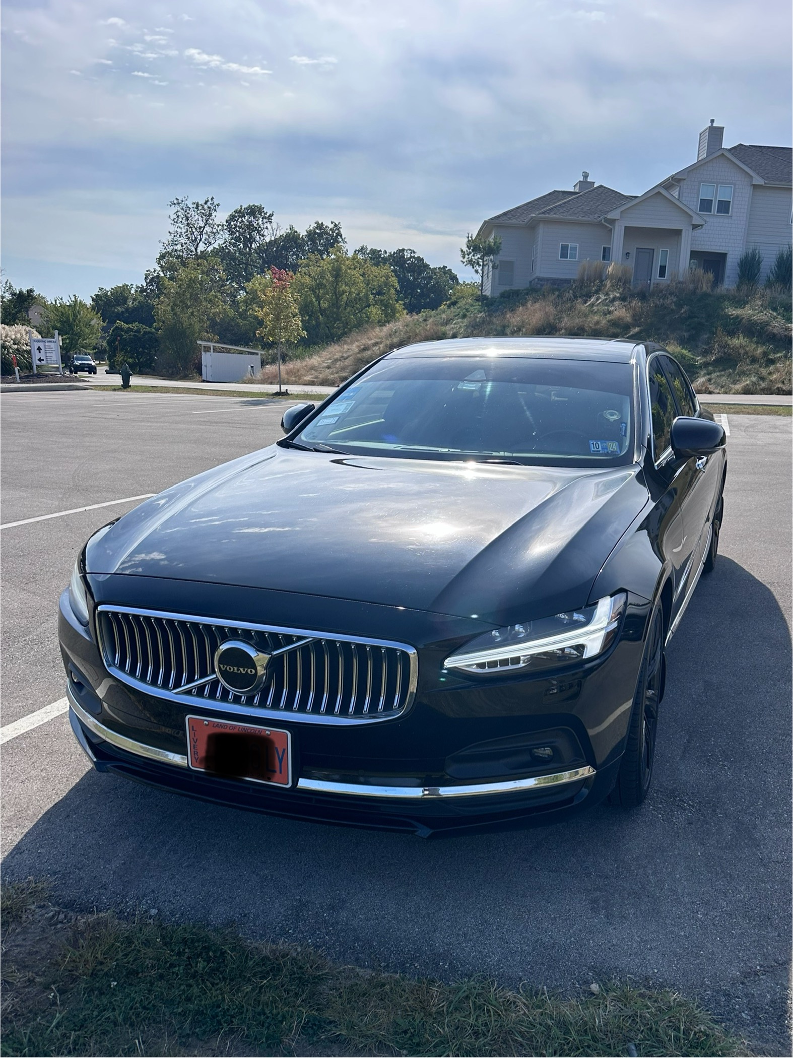 Volvo S90 Luxury Sedan